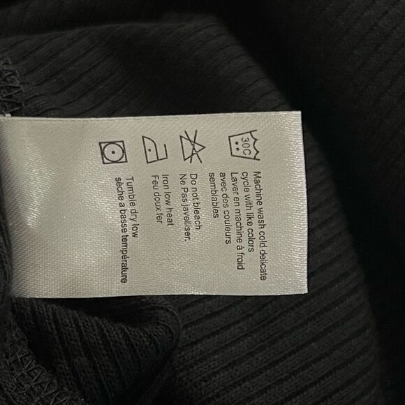 BLACK Midi Body Con Dress - Picture 9 of 12